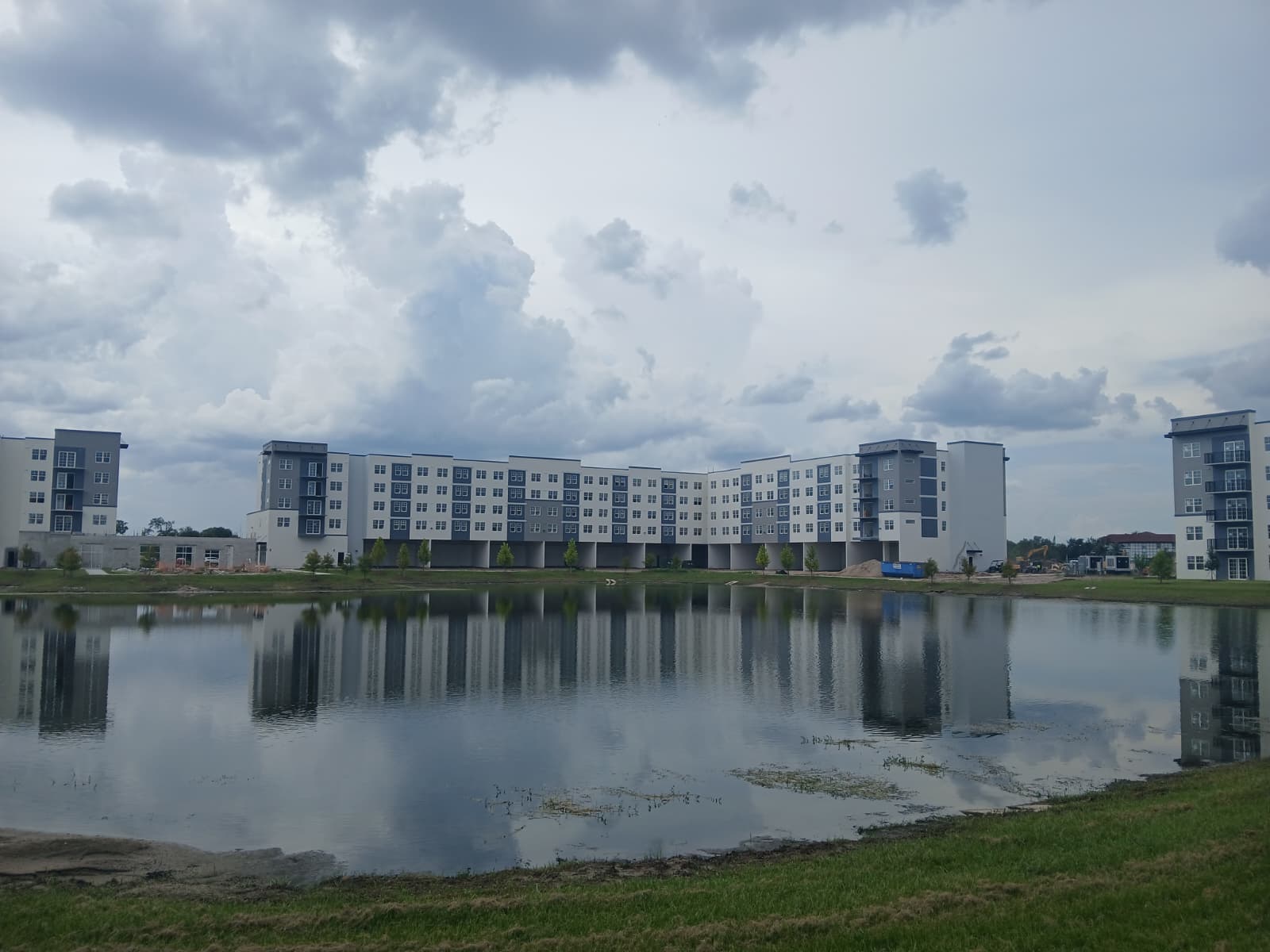 Apartamentos Residenciales a Estrenar cerca del Sea World en Orlando Fl